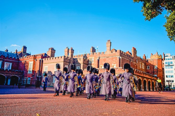 London's Palaces & Parliament Tour (See Over 20+ London Top Sights) - Group size, walking pace, and comfort