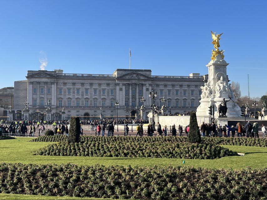 London’s Royal Family and Changing of the Guard Tour - Clarence House and the modern royal family