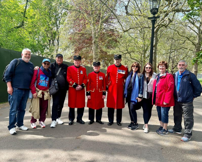 London’s Royal Family and Changing of the Guard Tour - St. James’s Palace and royal apartments