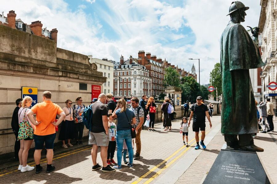 London: Secrets of the London Underground Walking Tour - Baker Street and the first Underground railway