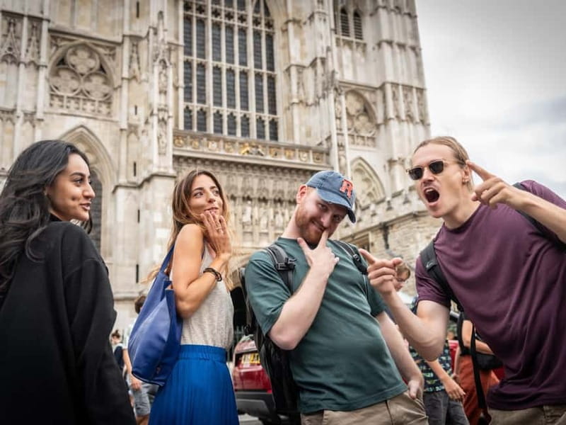 London: See 30+ Top Sights and Eat 8 British Foods Tour - Borough Market and the British food tasting