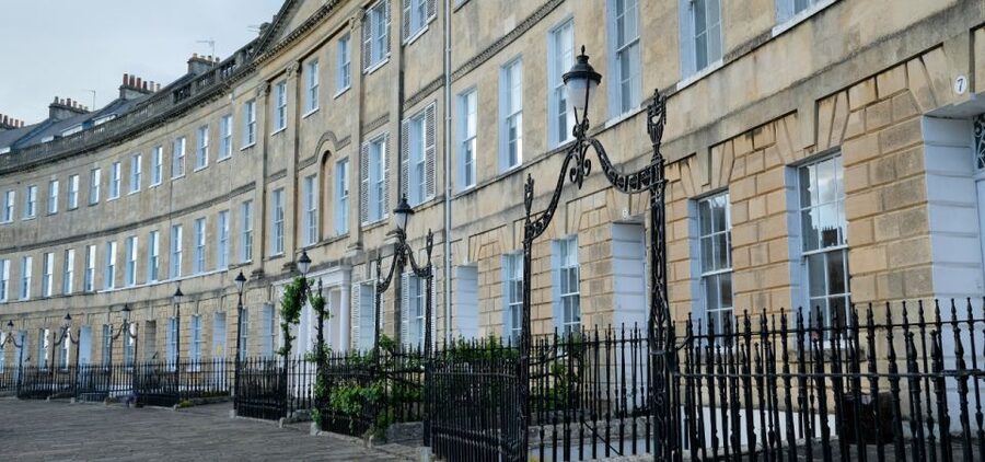 London: Self-Guided Notting Hill Walking Tour with an APP - Portobello Road and Electric Cinema