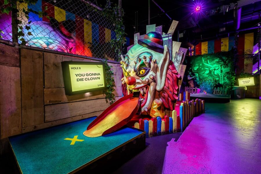 London: Shoreditch Junkyard Golf Tickets for 9 or 18 Holes - Who will enjoy it most