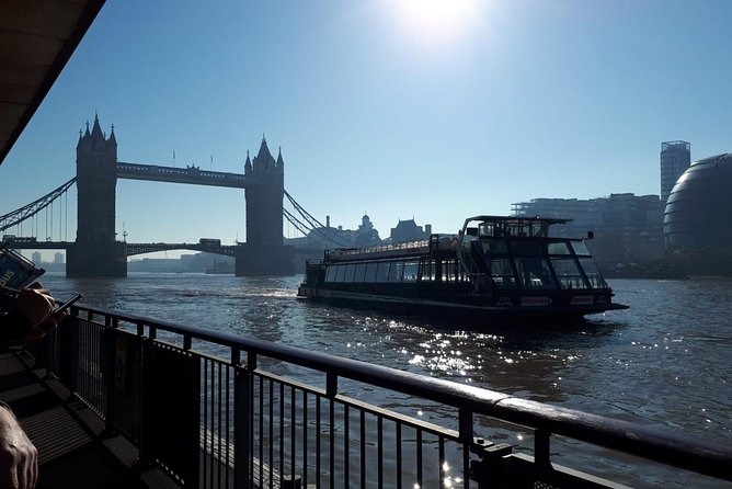 London Sightseeing Tour: Guard Change with Tower of London Option - Choosing the London Eye or Harrods cream tea