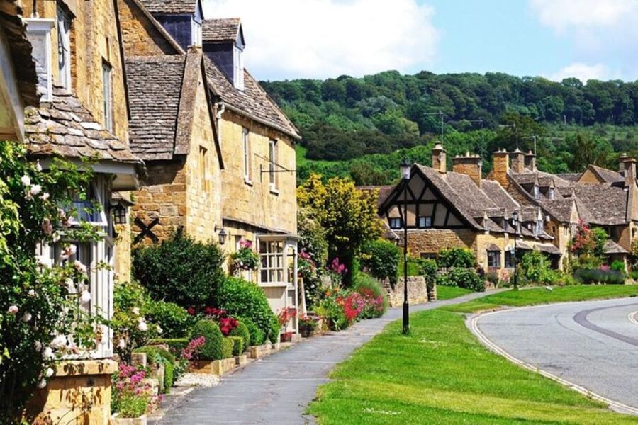 London: Small Group Cotswolds Trip with Bourton-on-the-Water - Bourton-on-the-Water, the main lunch stop