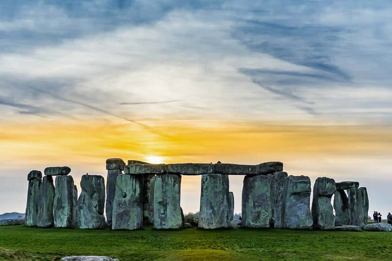 London: Small Group Stonehenge and Bath Tour & Secret Site - What the small group changes