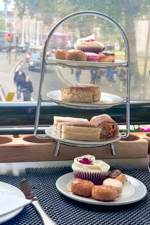 London: Taylor Swift-Inspired Afternoon Tea Bus Tour - What the Taylor Swift bus ride actually feels like