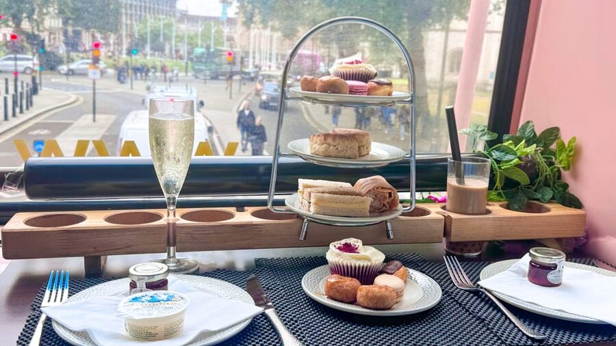 London: Taylor Swift-Inspired Afternoon Tea Bus Tour - Choosing the right seat and preparing for the bus
