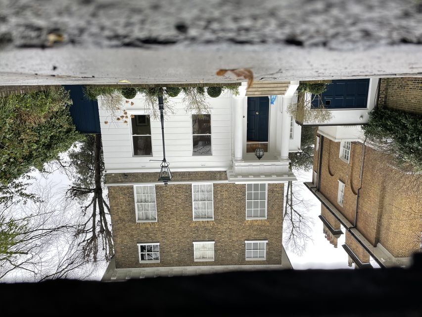London: The Beatles Walking Tour of Marylebone and Abbey Rd - The short bus ride from Baker Street to St John’s Wood