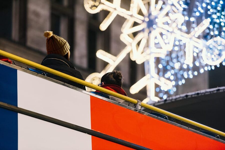 London: Tootbus Christmas Lights Tour incl walking tours - Trafalgar Square and London’s central sights