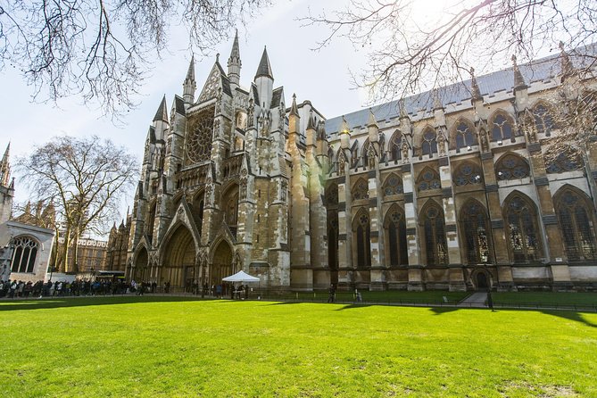 London Tootbus Hop on Hop off Bus Tour and Thames River Cruise - A practical way to see a very spread-out city