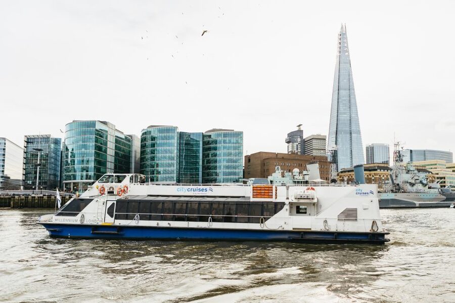 London: Tootbus Must-See Hop-On Hop-Off Bus Tour with Cruise - Commentary, Guides, and the Tootbus App