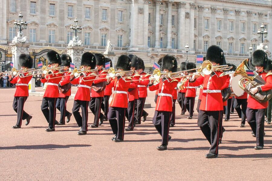 London: Tower, Cruise, & Harrods Tea Full-Day Experience - Who should book this experience?