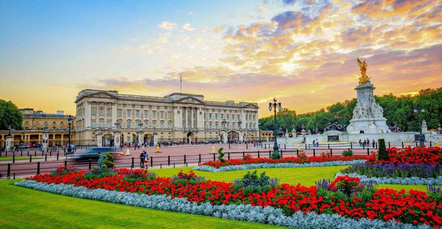 London: Tower, Cruise, & Harrods Tea Full-Day Experience - St. Paul’s Cathedral and Wren’s great interior