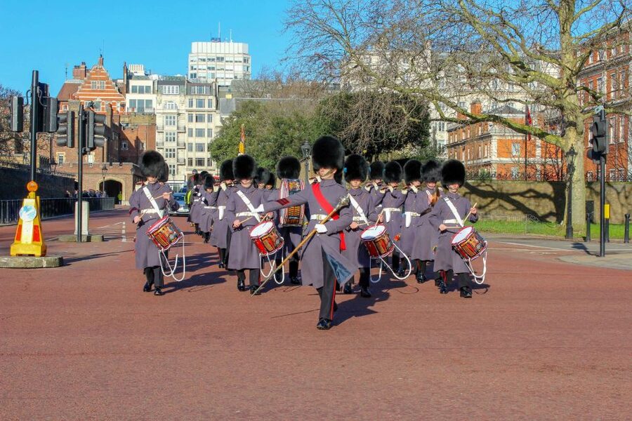 London: Tower of London & Changing of the Guard Experience - Picking the right guard ceremony day