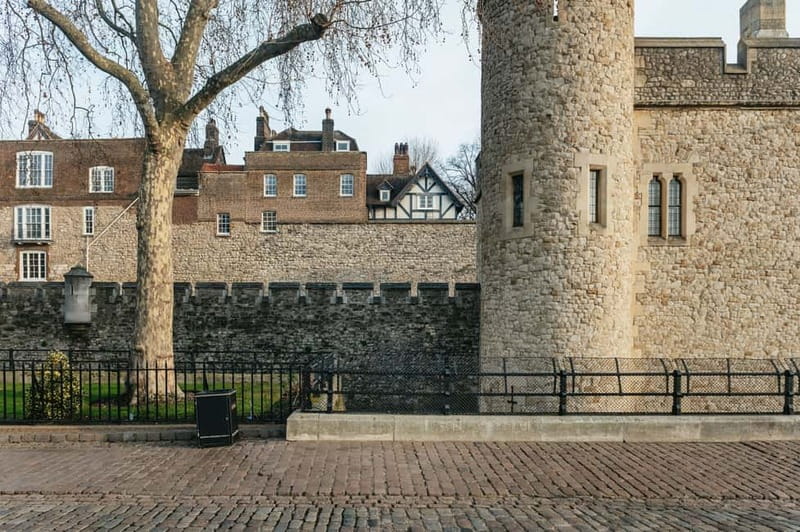 London: Tower of London Entry & Beefeater Private Audience - Free time inside one of London’s oldest landmarks
