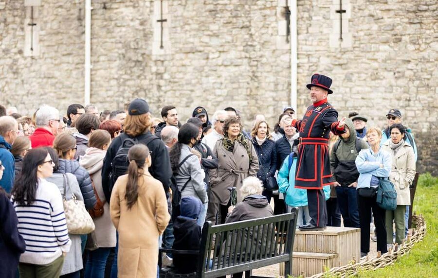 London: Tower of London, Thames Boat & Changing of the Guard - Seeing the Crown Jewels before the main rush