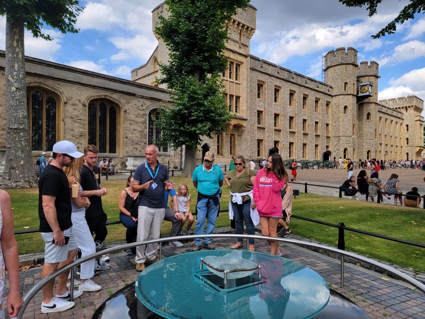 London: Tower of London Tour with Crown Jewels & Beefeaters - What you can explore after the guided route