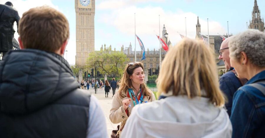 London: Ultimate One-Day Tour with Tower, Abbey & Cruise - Trafalgar Square and the long lunch break