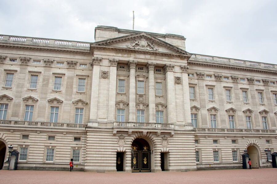 London: Vintage Bus Tour and London Eye Ticket - What the guide adds to the day