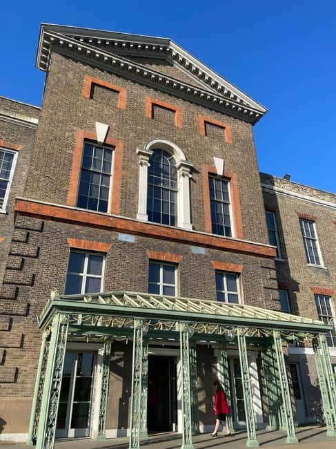 London: VIP Kensington Palace Gardens Tour & Royal High Tea - Should you book the Kensington Palace tea experience?