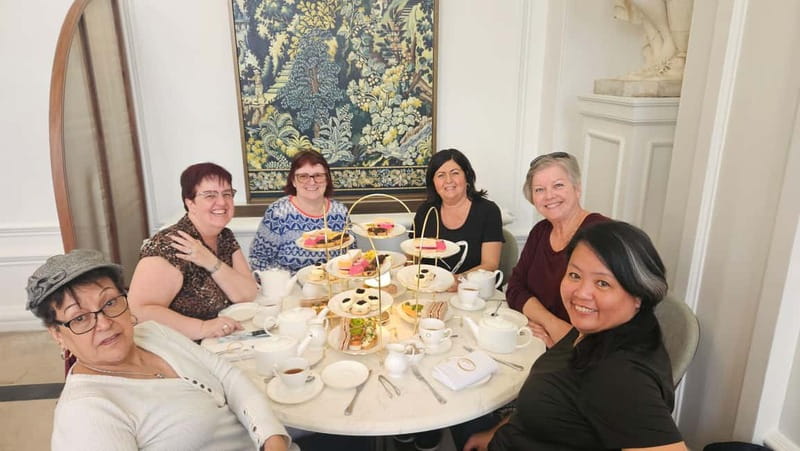 London: VIP Kensington Palace Gardens Tour & Royal High Tea - Walking through Kensington Palace Gardens