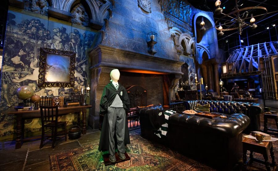 London: Warner Bros. Studio Harry Potter Tour with Transfers - A self-guided visit, not a guided tour