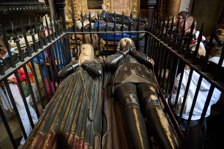 London: Westminster Abbey & Jubilee Galleries Guided Tour - The Coronation Chair and the High Altar