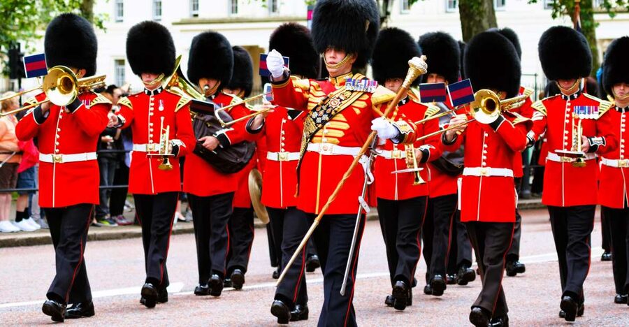 London: Westminster Abbey Priority Access & Guided City Tour - Standard tour or private upgrade?