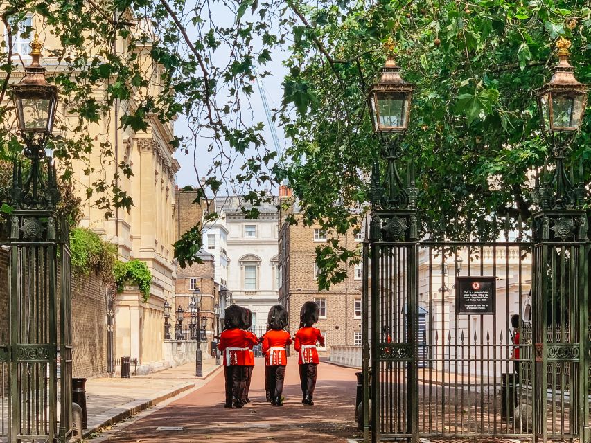 London: Westminster and Changing of the Guard Tour - Finishing near Trafalgar Square