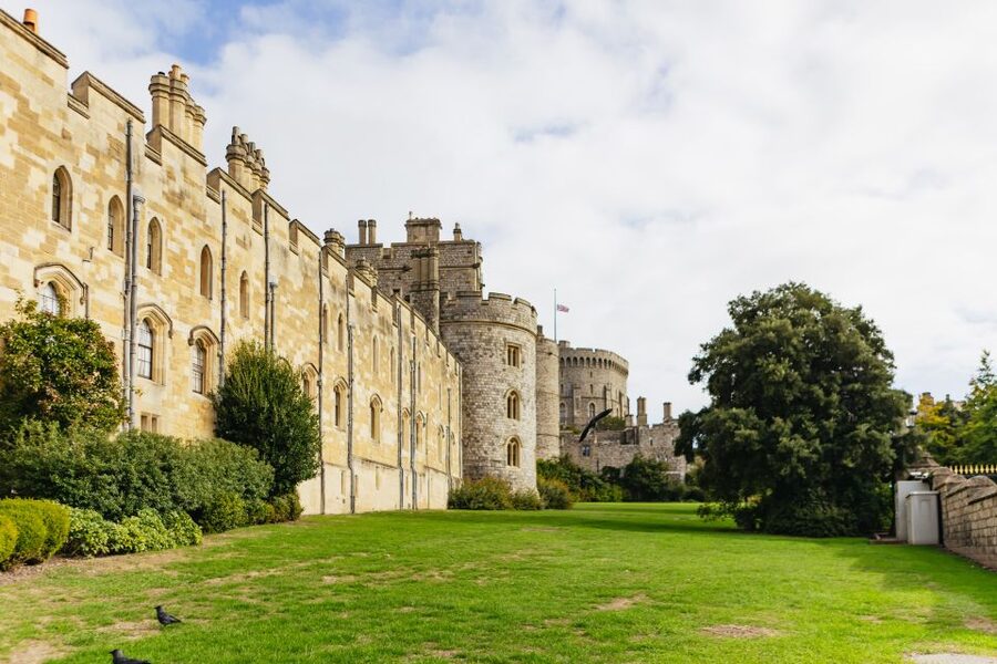 London: Windsor Castle, Stonehenge & Bath Full-Day Tour - The coach ride is part of the bargain