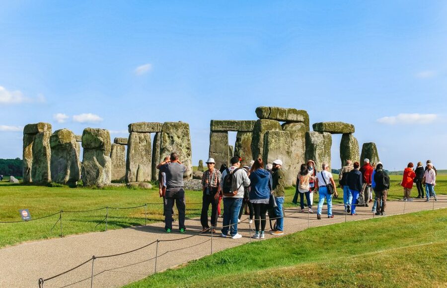 London: Windsor, Stonehenge, Bath, and Roman Baths Day Trip - Stonehenge: mystery with a wide-open setting