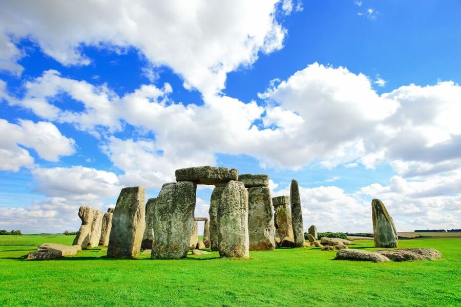 London: Windsor, Stonehenge, Bath, and Roman Baths Day Trip - What the coach ride adds to the day