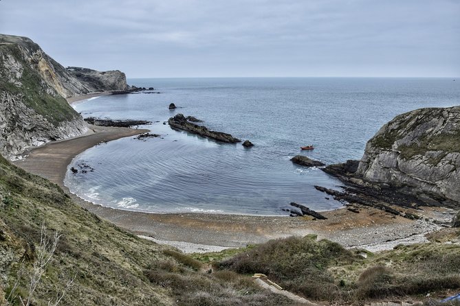 Lulworth Cove & Durdle Door Mini-Coach Tour from Bournemouth - Durdle Door: the famous arch and the steep approach