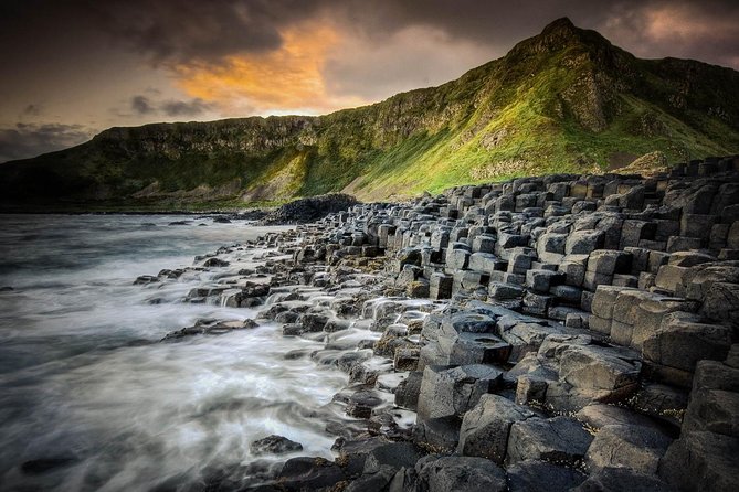 Luxury Giants Causeway Tour in Mercedes + FREE Belfast Mural Tour - Why this private North Coast tour works well