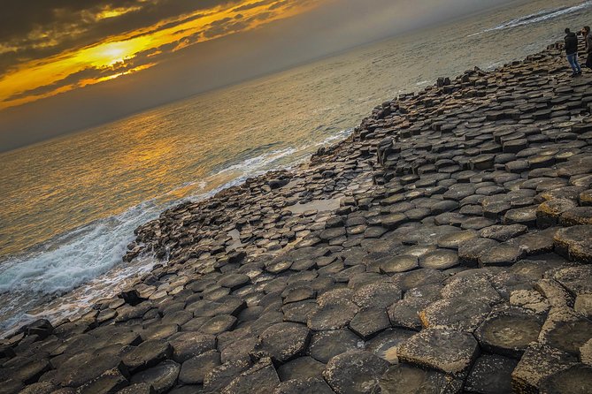 Luxury Giants Causeway Tour in Mercedes + FREE Belfast Mural Tour - Bushmills Distillery and the limits of the whiskey stop