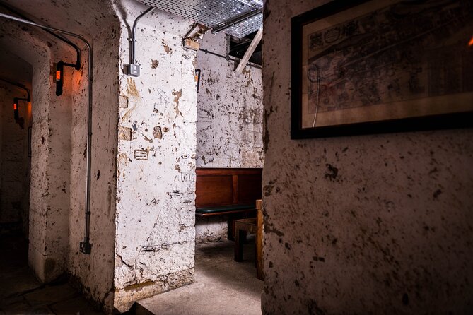 Luxury Whisky Tasting in Edinburgh's Underground Vaults | 90min - Why The Lost Close changes the tasting