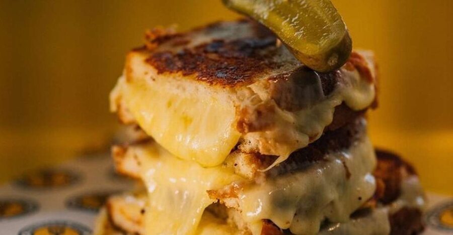 Manchester: Guided Cheese Crawl with Tastings - Key points at a glance