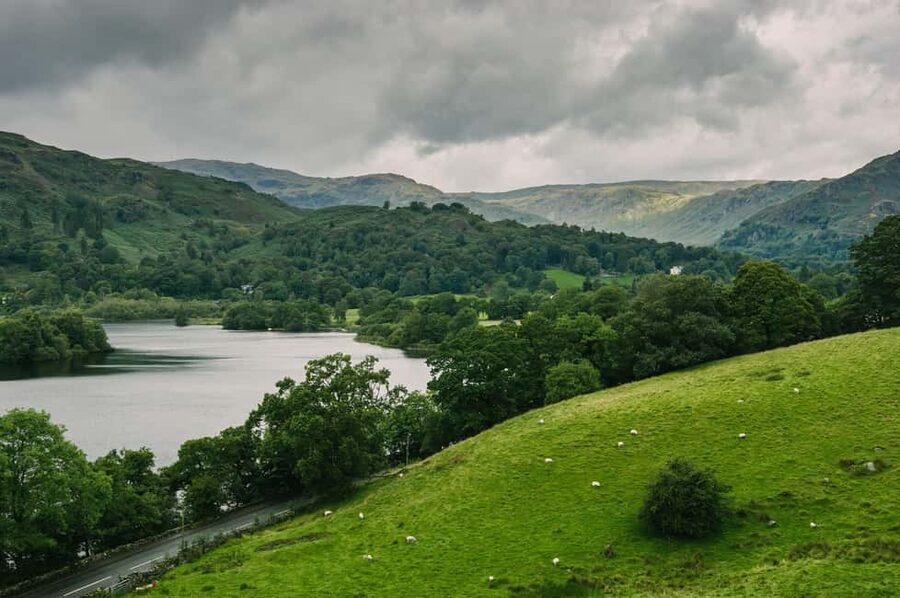 Manchester: Lake District Tour with Lake Cruise & Train Ride - The 40-minute Windermere cruise