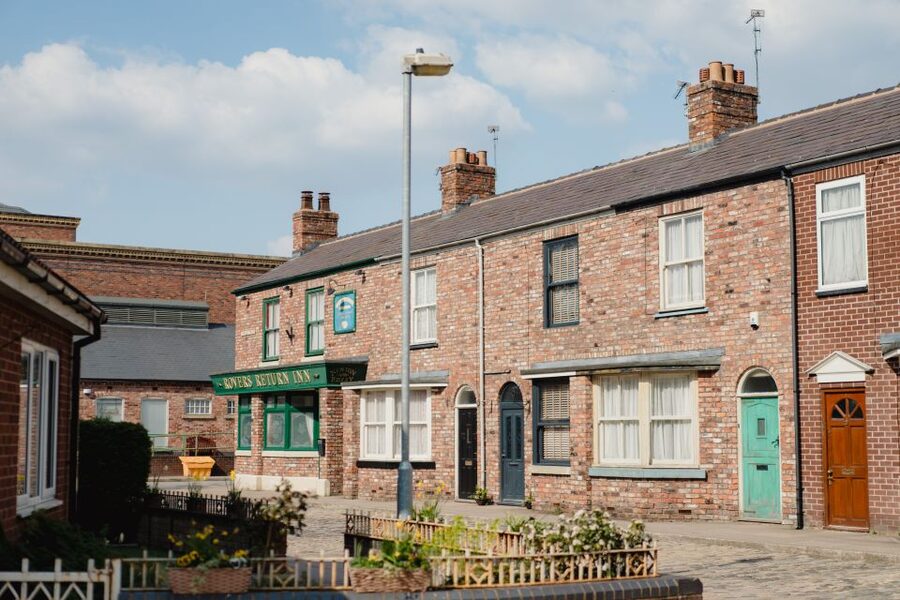 Manchester: The Coronation Street Experience - Timing, walking, and Manchester weather