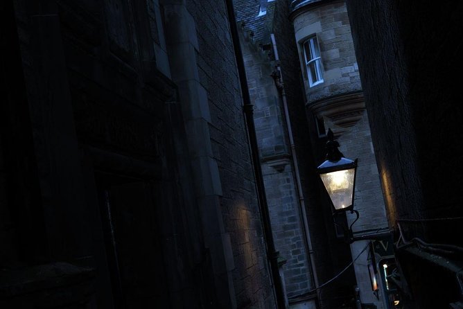 Multi-Sensory Night Walking Tour with Haunted Vaults in Edinburgh - How the small group changes the experience