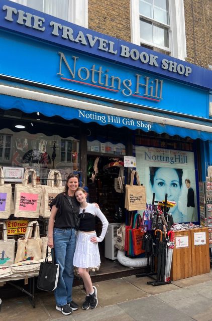 Notting Hill Walk Celebrities and Film Locations- London - The bookshop and the Blue Door