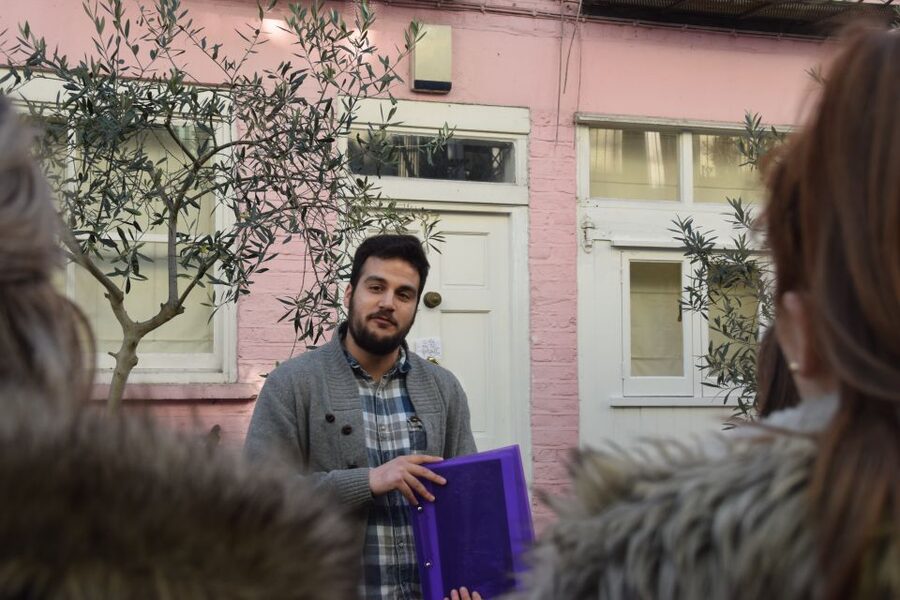 Notting Hill Walking Tour - What the walking pace and crowd level mean