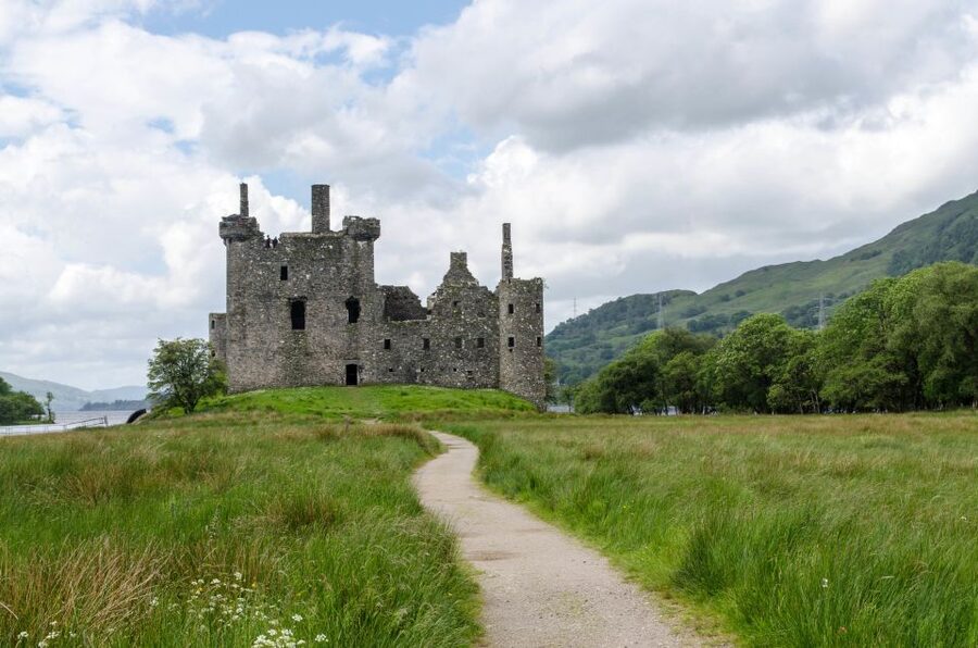 Oban, Lochs & Inveraray Full-Day Tour from Edinburgh - Glasgow gives the tour an urban opening