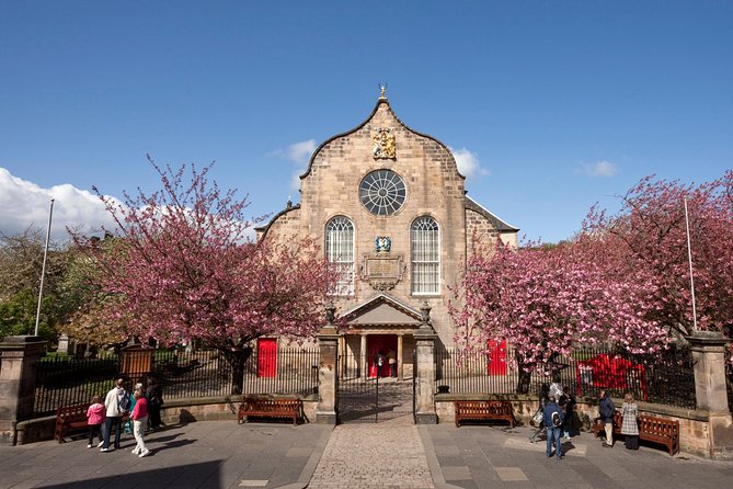 Old Town Historical and Underground Tour - Starting at Tron Kirk on the Royal Mile