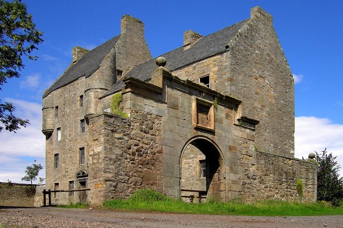 Outlander Day Tour - Midhope Castle, the real Lallybroch