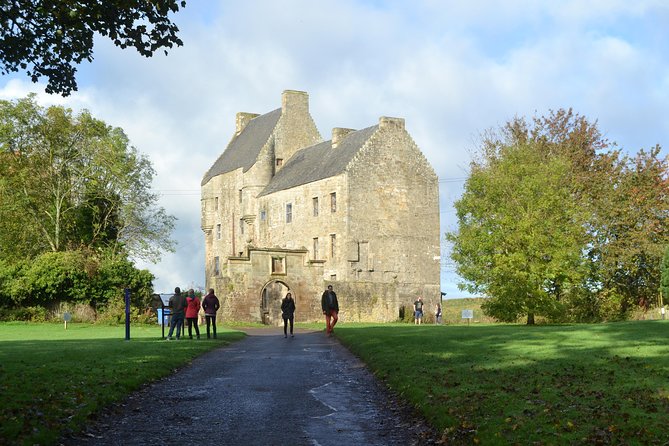 Outlander Film Locations Day Trip from Edinburgh - Group size, comfort, and the long day