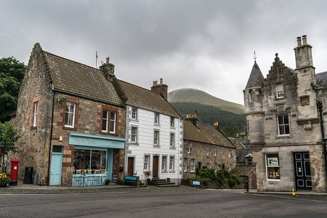 Outlander Filming Locations Day Tour from Edinburgh - Falkland and the 1940s version of Inverness
