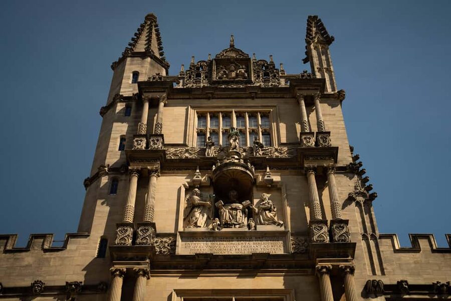 Oxford: Alumni-Led Walking Tour w/New College Entry Option - What the $26.93 price delivers