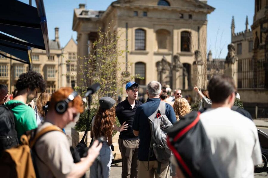 Oxford: Alumni-Led Walking Tour w/New College Entry Option - Why an Oxford student guide changes the walk